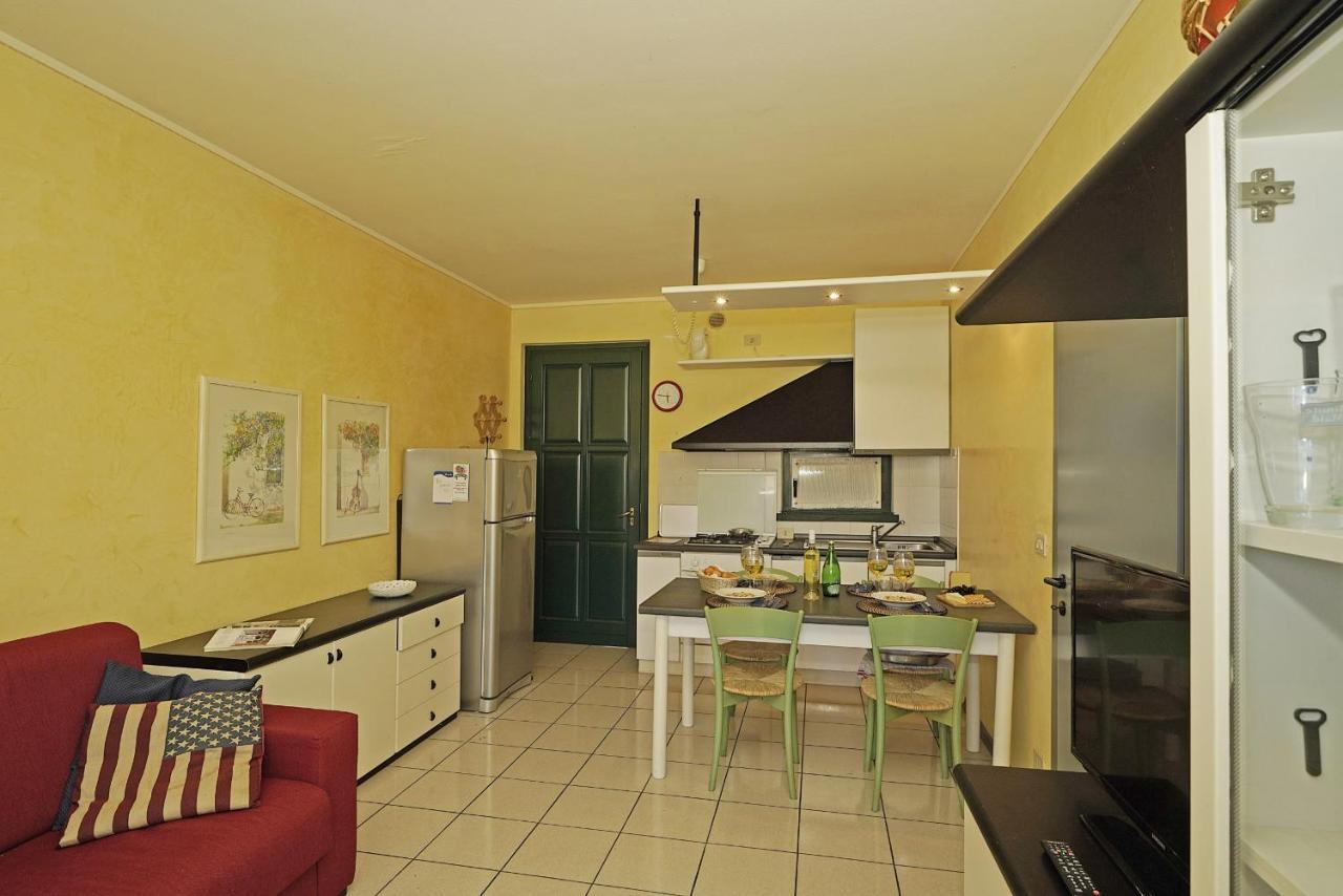 Апартаменты Il Porticciolo P1-12 By Wonderful Italy Сирмионе Экстерьер фото